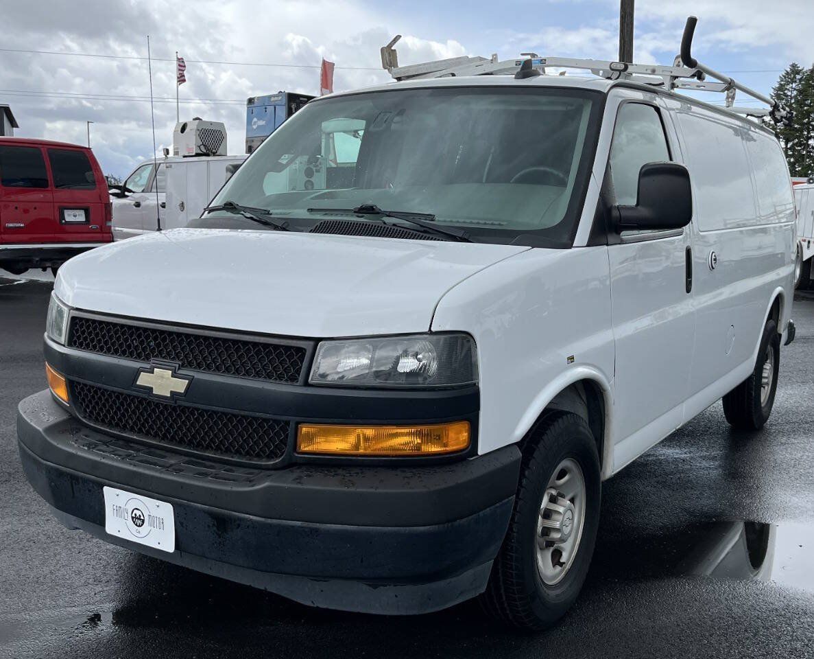 Used 2018 Chevrolet Express 2500 w/ Driver Convenience Package RWD image 1