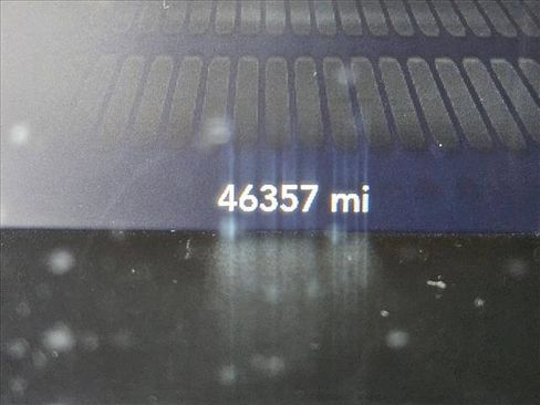 Used 2023 Dodge Challenger SXT w/ Cold Weather Group image 10