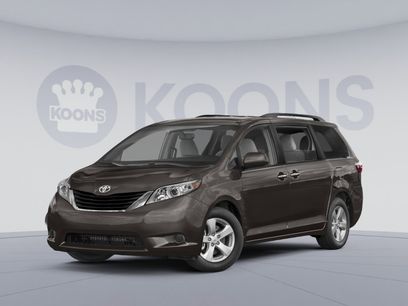 Used 2017 Toyota Sienna LE