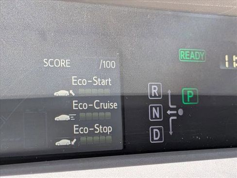 Used 2016 Toyota Prius Four FWD image 9