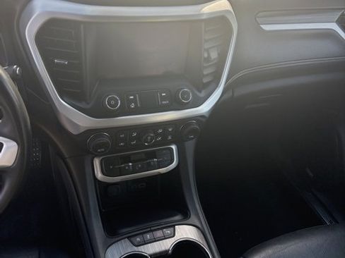 Used 2023 GMC Acadia SLT image 33