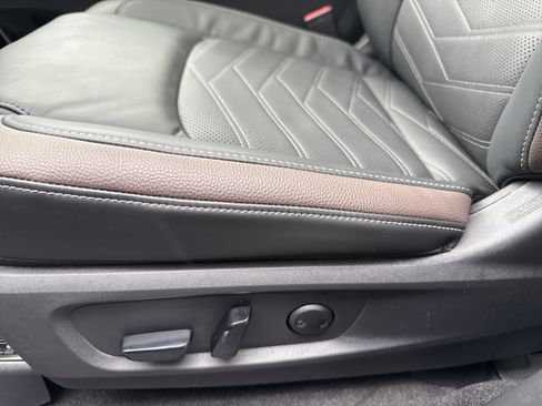 New 2025 Nissan Pathfinder Platinum image 14