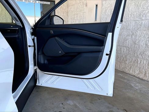 Used 2024 Ford Mustang Mach-E Premium image 23