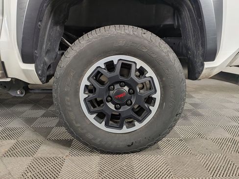 Used 2024 Toyota Tacoma TRD Off-Road image 11