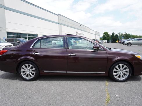 Used 2012 Toyota Avalon Limited FWD image 8