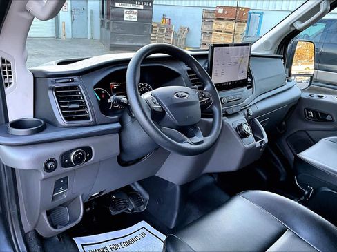 Used 2022 Ford E-Transit Medium Roof image 17