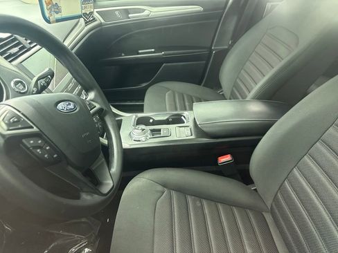 Used 2019 Ford Fusion SE image 7
