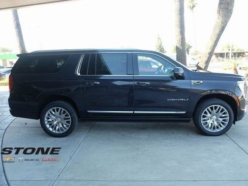 New 2025 GMC Yukon XL Denali w/ Sun & Power Step Package image 9