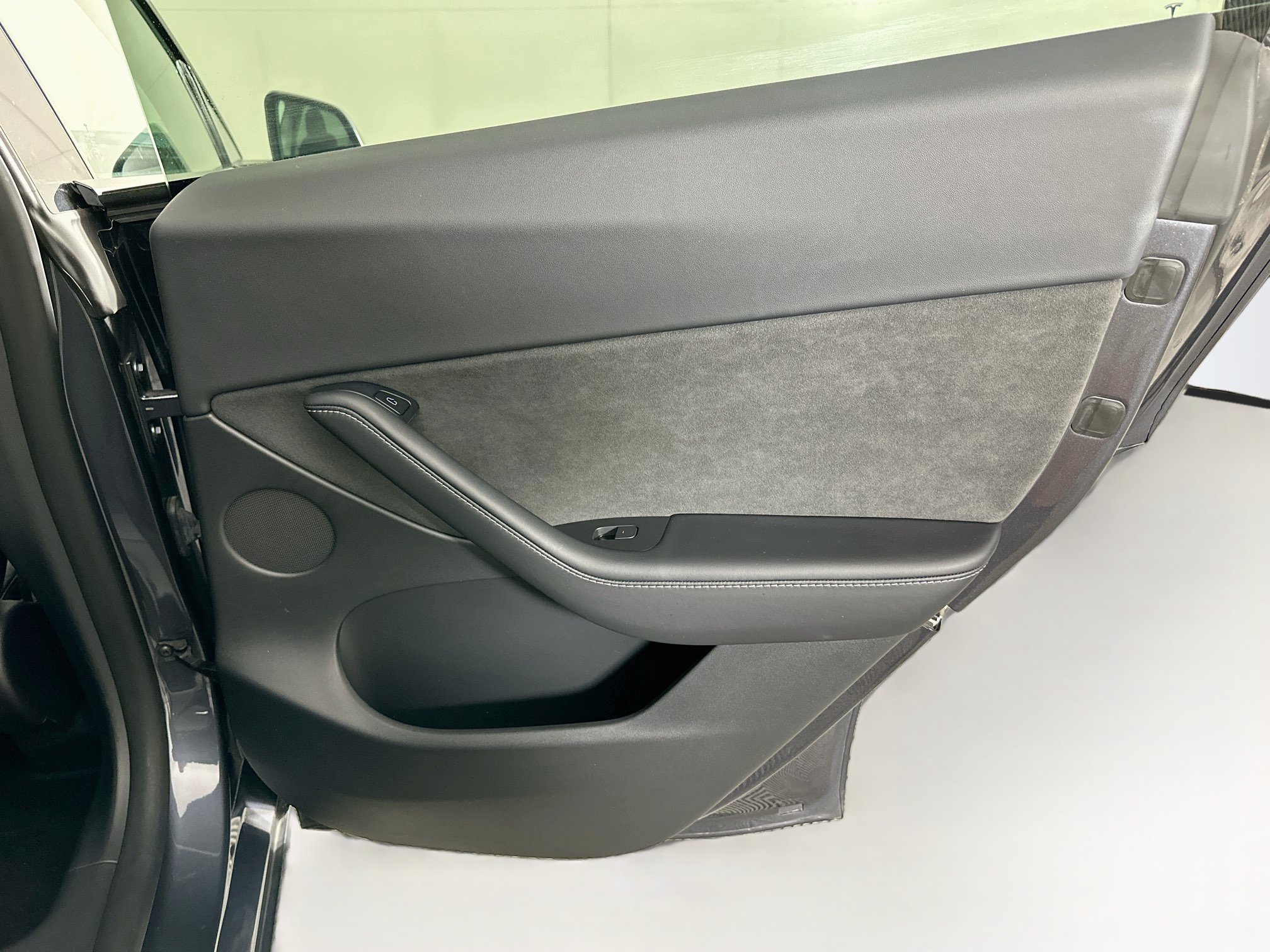 Used 2022 Tesla Model Y Long Range AWD/4WD image 29
