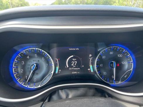 Certified 2023 Chrysler Pacifica Touring-L FWD image 25