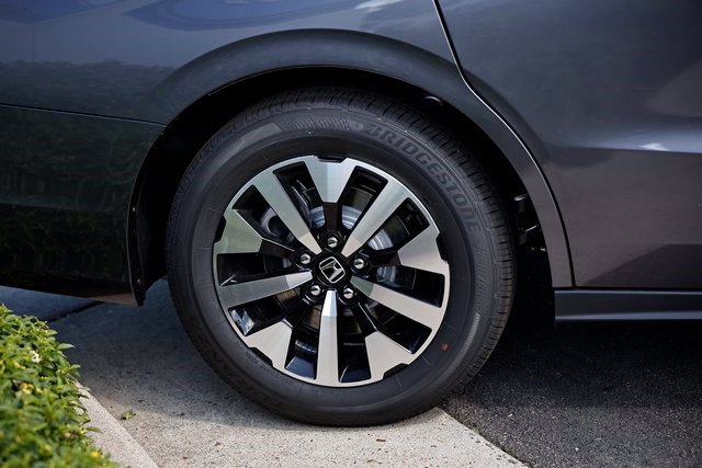 New 2026 Honda Odyssey EX-L image 17