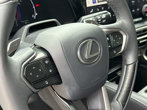 Used 2024 Lexus RX 350 AWD w/ Convenience Package image 29