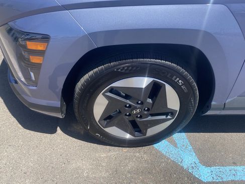 Certified 2025 Hyundai Kona SEL FWD image 9