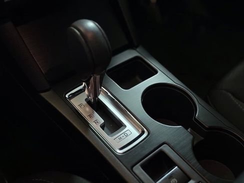 Used 2017 Subaru Legacy 2.5i Premium image 17