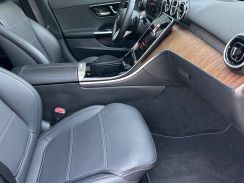 Used 2025 Mercedes-Benz C 300 4MATIC Sedan image 15