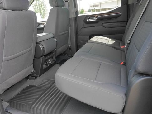 Used 2024 Chevrolet Silverado 1500 LT AWD/4WD image 16
