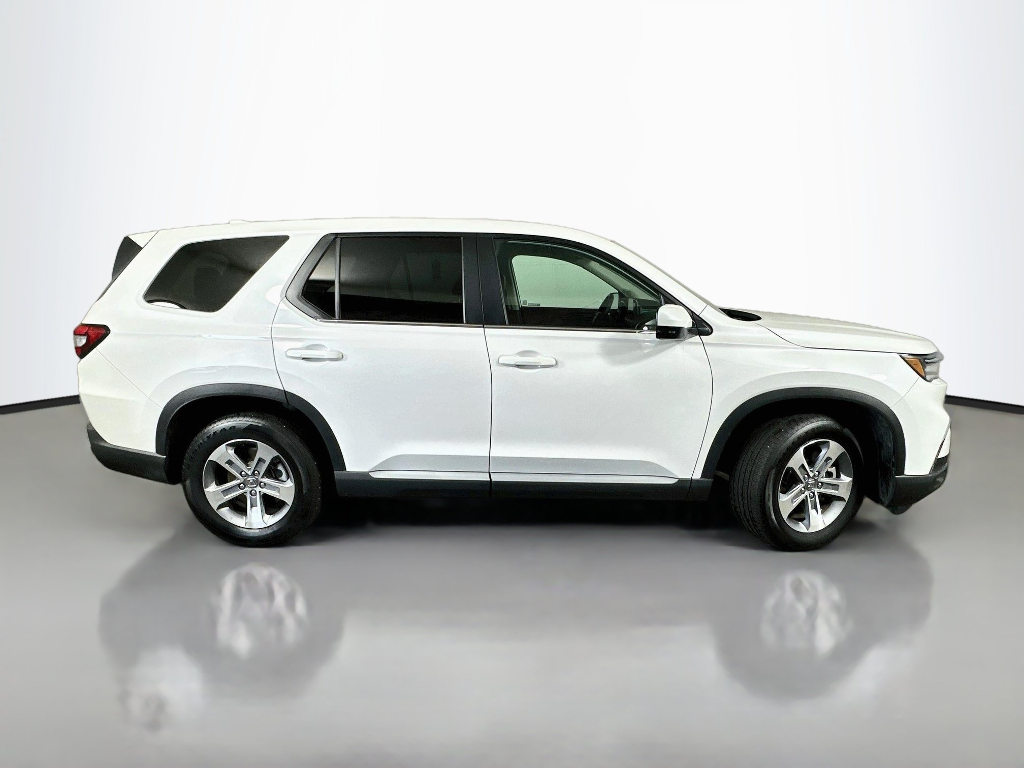 Certified 2025 Honda Pilot EX-L image 8
