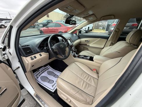 Used 2012 Toyota Venza XLE image 10