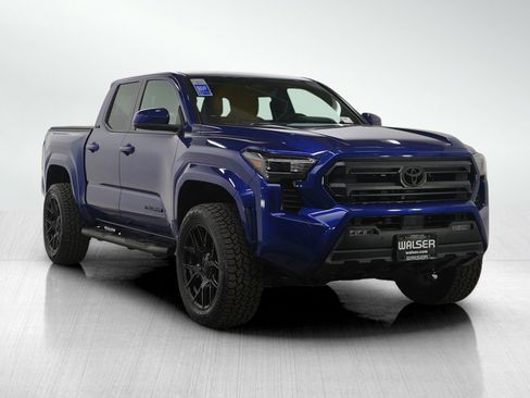 Used 2025 Toyota Tacoma SR5 image 7