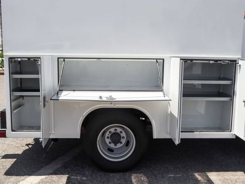 Used 2025 Ford F350 XL w/ XL Chrome Package RWD image 12