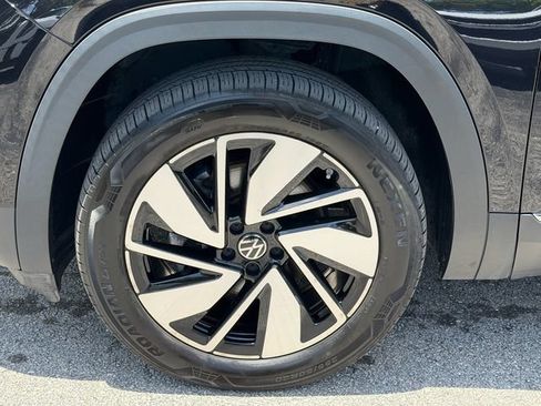 Certified 2024 Volkswagen Atlas SEL AWD/4WD image 11