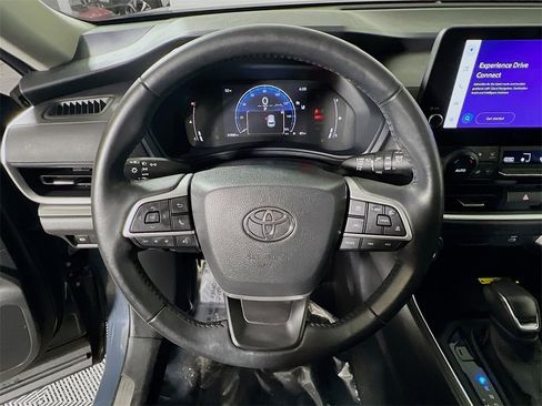 Certified 2024 Toyota Grand Highlander XLE image 11