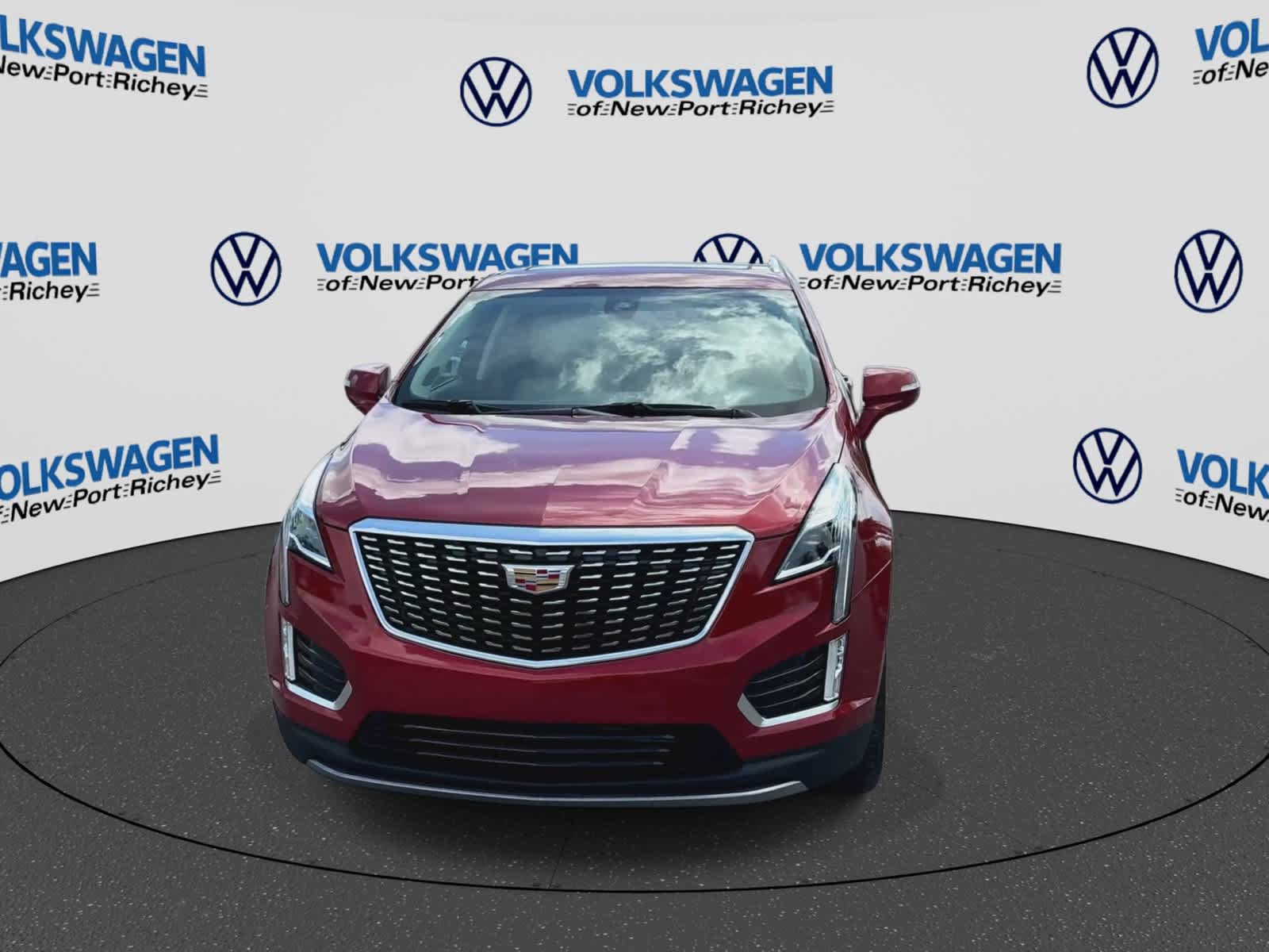 Used 2025 Cadillac XT5 Premium Luxury w/ LPO, Floor Liner Package AWD/4WD image 3