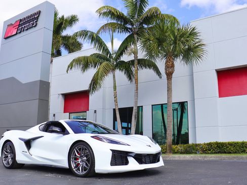 Used 2024 Chevrolet Corvette Z06 w/ Battery Protection Package image 1