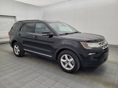 Used 2018 Ford Explorer XLT w/ Equipment Group 202A image 11