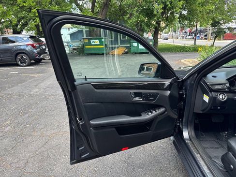 Used 2011 Mercedes-Benz E 350 4MATIC Sedan image 9