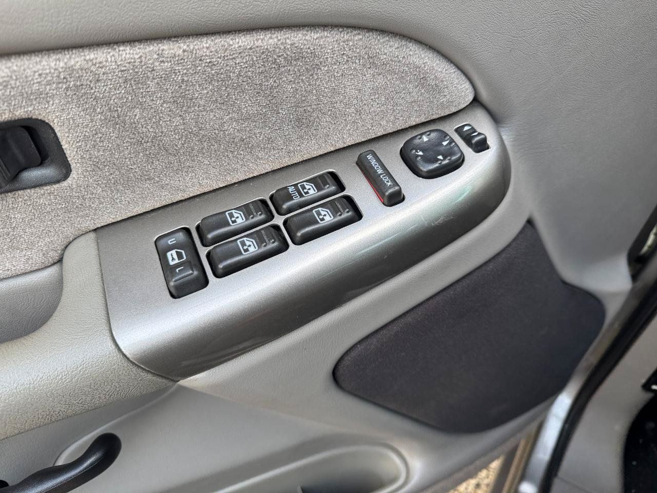 Used 2000 Chevrolet Silverado 1500 LS RWD image 23