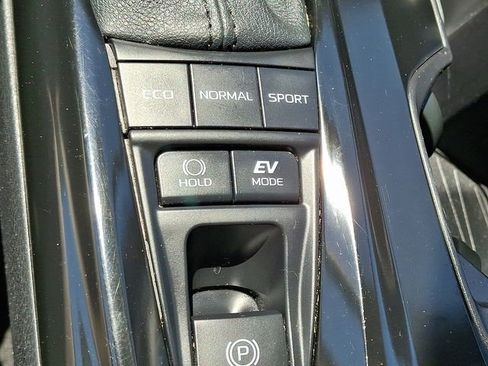 Used 2025 Toyota Camry SE w/ Convenience Package FWD image 22