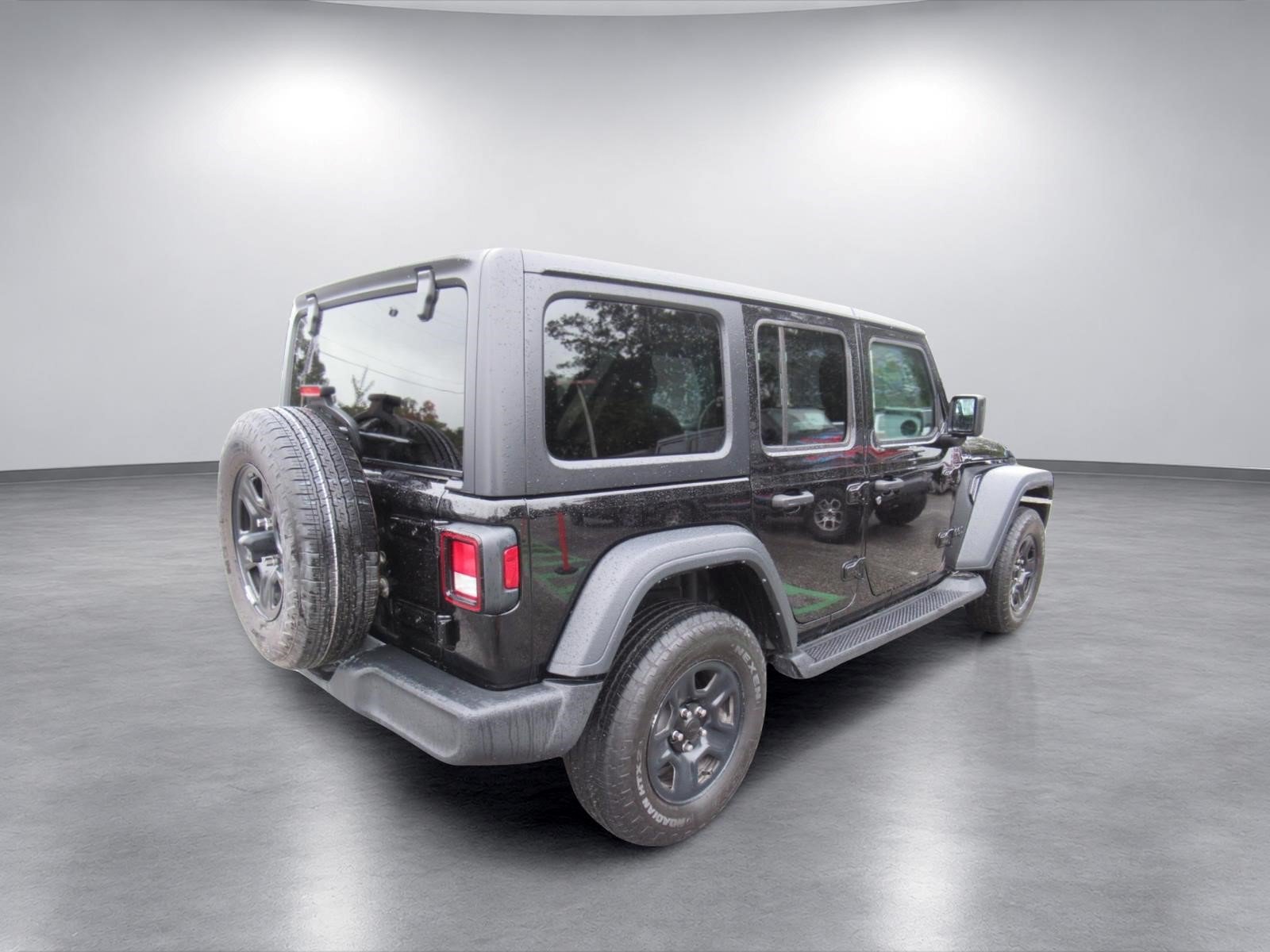 Used 2024 Jeep Wrangler Unlimited Sport AWD/4WD image 6