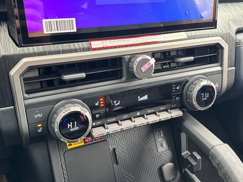 New 2026 Toyota 4Runner 4WD image 25