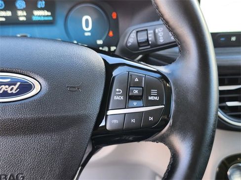 Certified 2025 Ford Escape Platinum w/ Premium Technology Package image 31