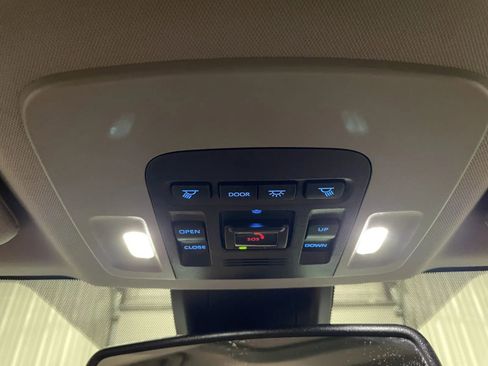 Used 2024 Toyota Camry SE w/ Convenience Package image 34