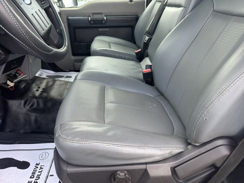 Used 2015 Ford F550 4x4 Regular Cab Super Duty image 12