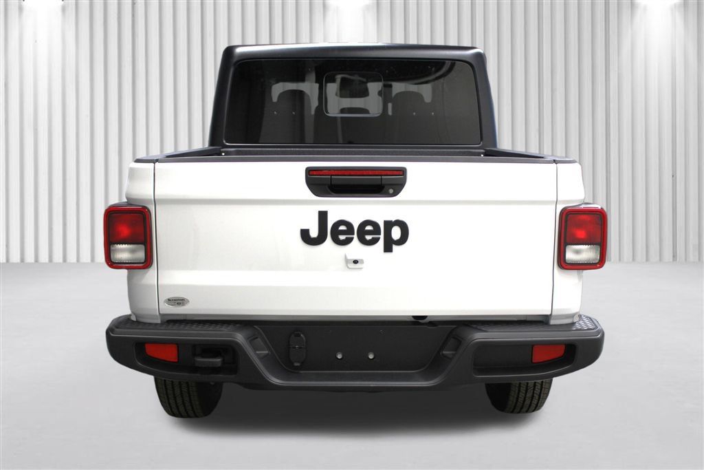 New 2026 Jeep Gladiator Sport AWD/4WD image 4