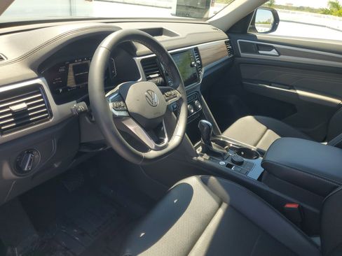 Used 2023 Volkswagen Atlas SEL AWD/4WD image 16
