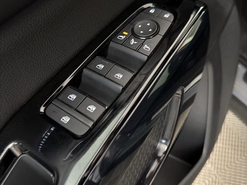 New 2026 Nissan Pathfinder Platinum FWD image 24