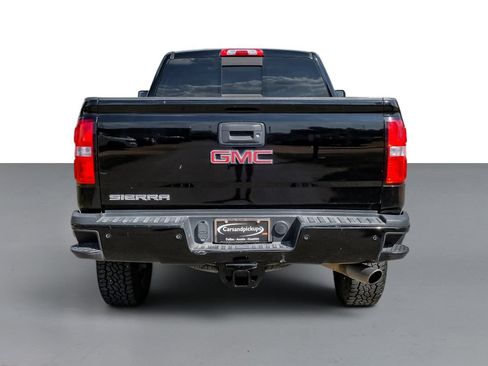 Used 2017 GMC Sierra 2500 SLT w/ All Terrain HD Package AWD/4WD image 8