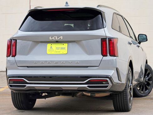 Used 2022 Kia Sorento SX FWD image 4