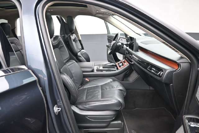 Used 2021 Lincoln Aviator Reserve w/ Equipment Group 202A AWD/4WD image 31