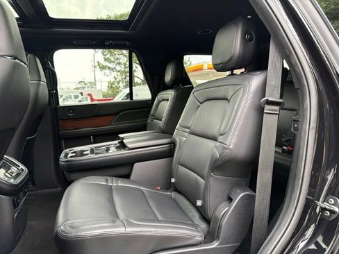 Used 2020 Lincoln Navigator Reserve AWD/4WD image 13