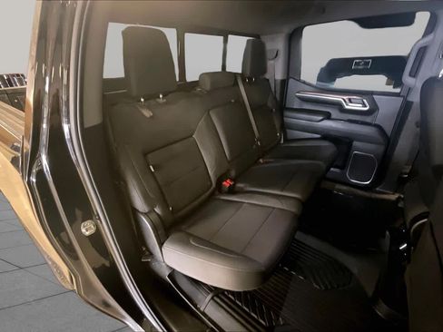 Used 2022 Chevrolet Silverado 1500 LT AWD/4WD image 20