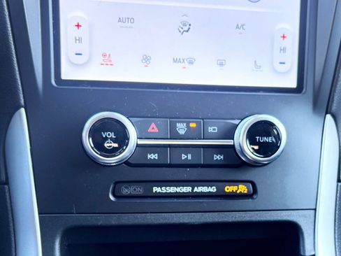 Certified 2024 Ford Edge SEL w/ Convenience Package image 45