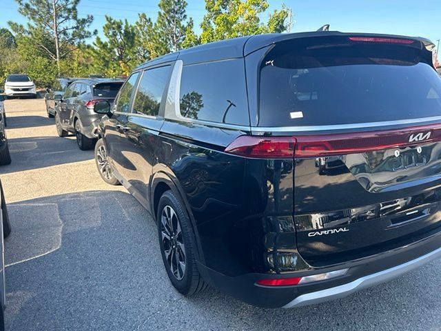 Certified 2024 Kia Carnival EX FWD image 5
