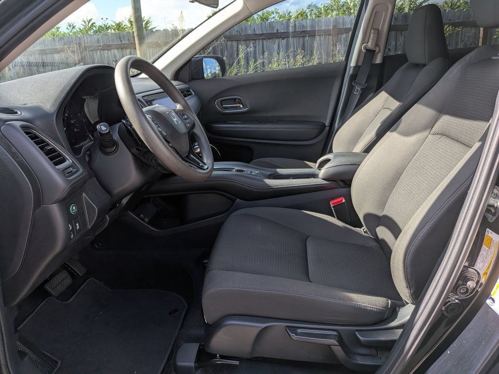 Used 2022 Honda HR-V EX image 11