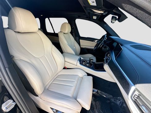 Used 2022 BMW X5 sDrive40i w/ Parking Assistance Package image 33