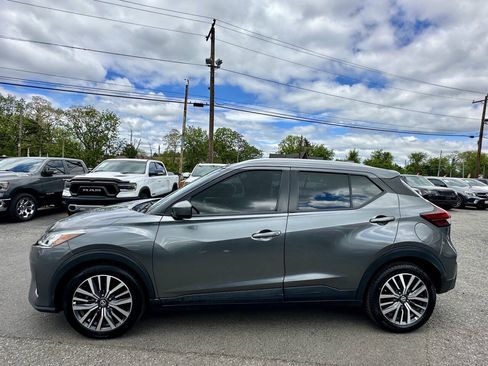 Used 2021 Nissan Kicks SV FWD image 3